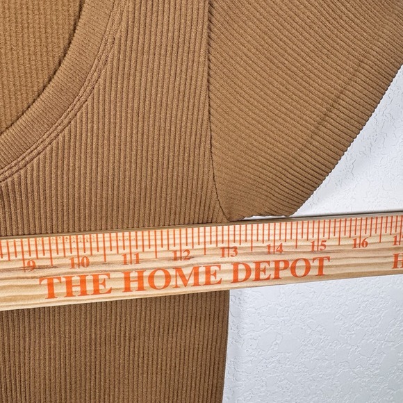 NWT!!‎ Offline by Aerie Women's Brown Ribbed Seamless Crop Top | Size Medium - Picture 6 of 8